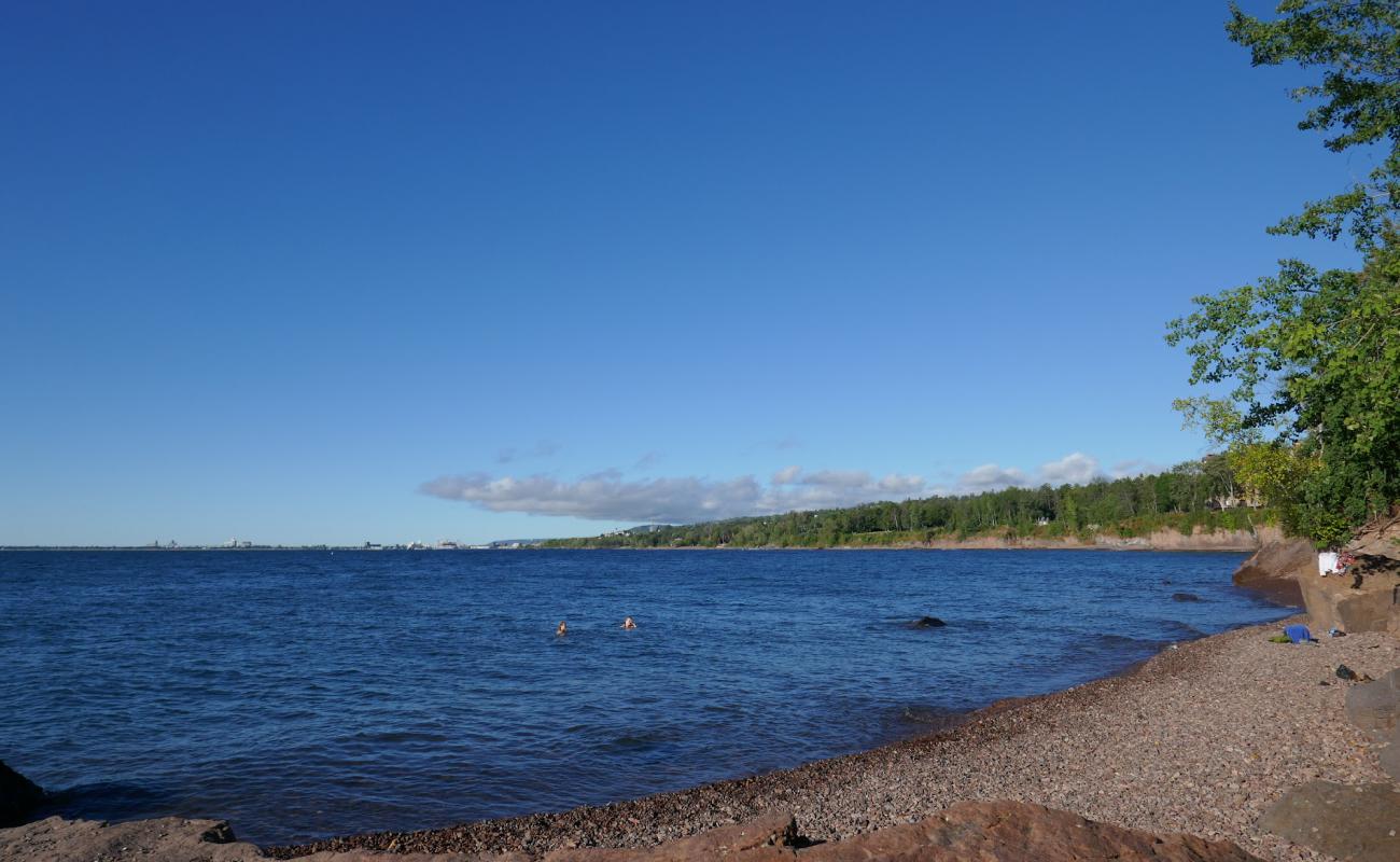 Photo de 42nd Avenue Beach avec caillou gris de surface