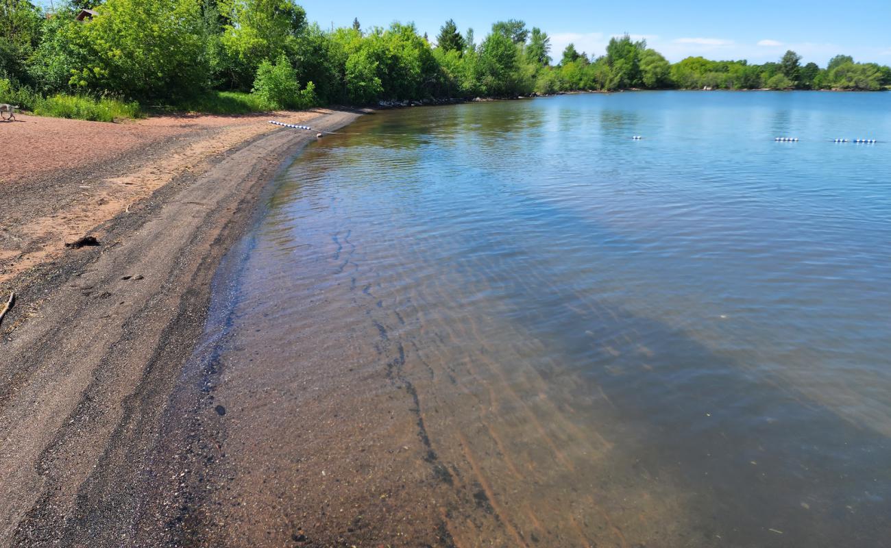 Photo de Bayview Park Beach avec caillou fin clair de surface