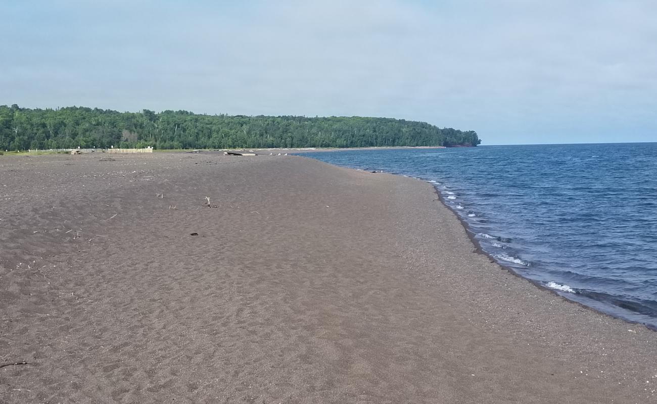 Photo de Breakers Beach avec sable gris de surface