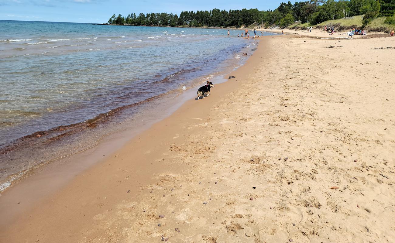 Photo de Great Sand Bay avec sable lumineux de surface