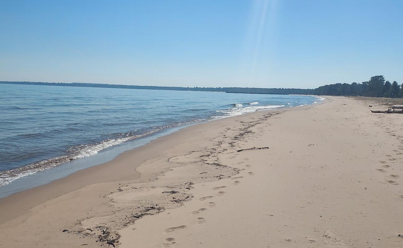 Photo de Bete Gris Beach avec sable lumineux de surface