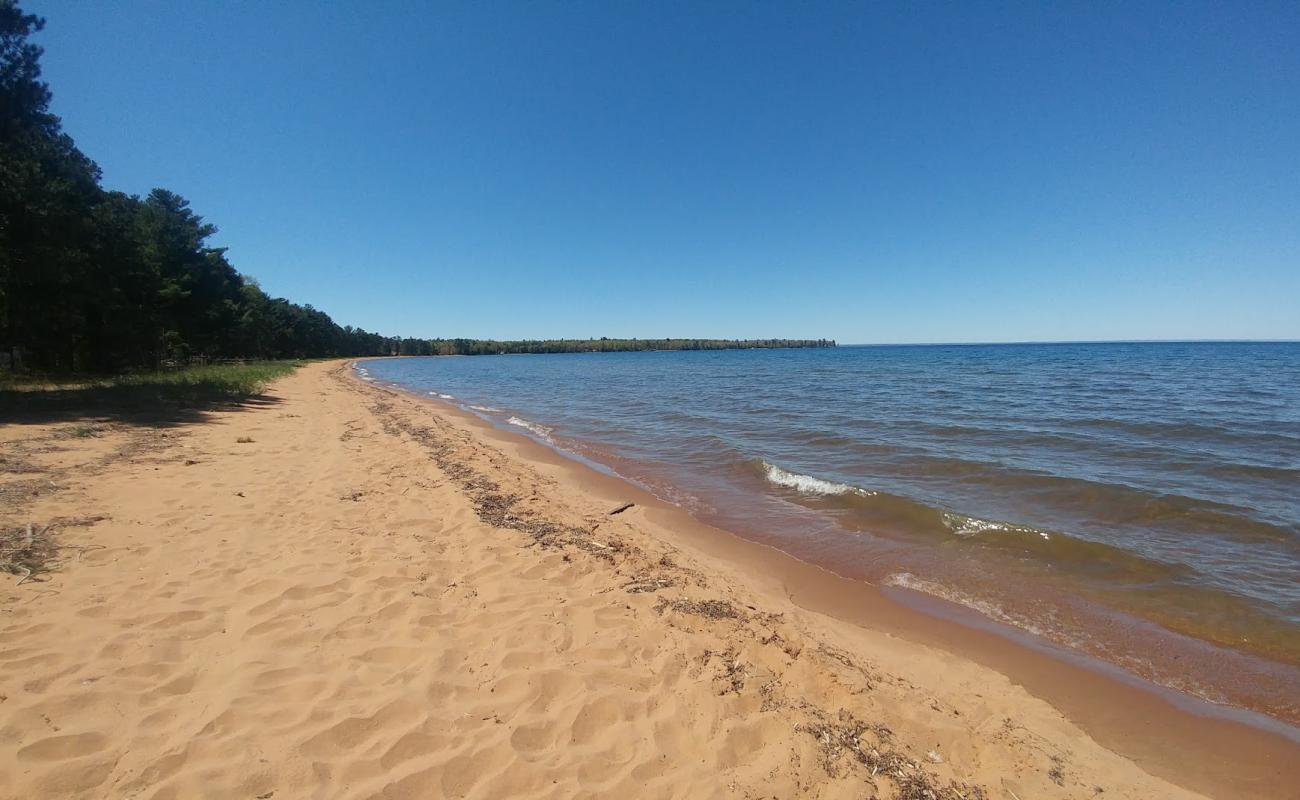 Photo de Second Sand Beach avec sable lumineux de surface