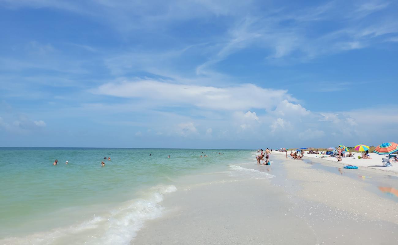 Photo de Tigertail beach avec sable blanc de surface