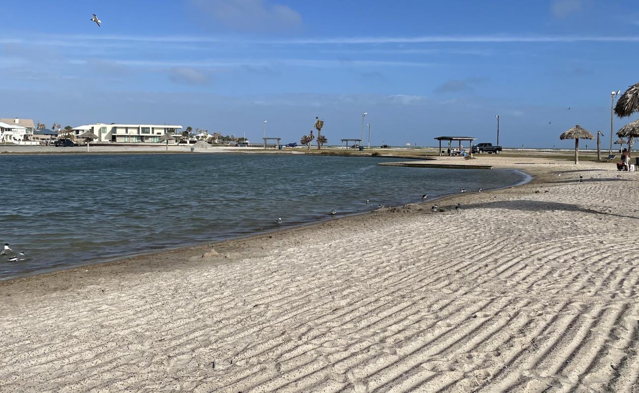 Photo de Rockport beach avec sable beige de surface