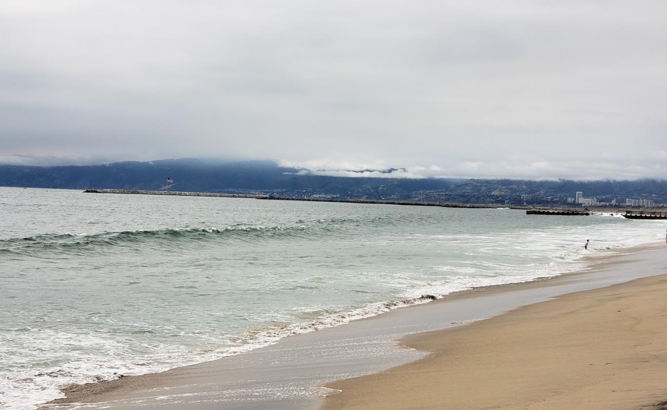 Photo de Playa Del Rey Beach avec sable lumineux de surface