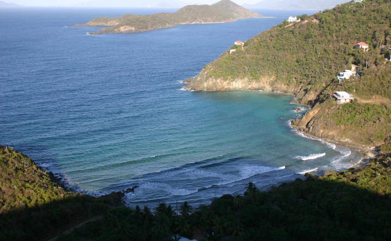 Photo de Tutu beach avec sable beige & pierres de surface