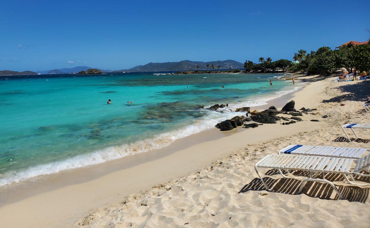 Photo de Sapphire beach avec sable fin et lumineux de surface