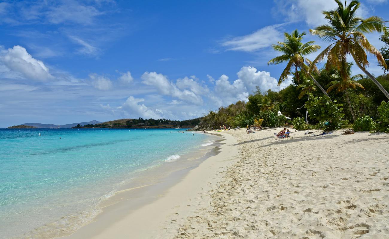 Photo de Plage Honeymoon avec sable fin et lumineux de surface