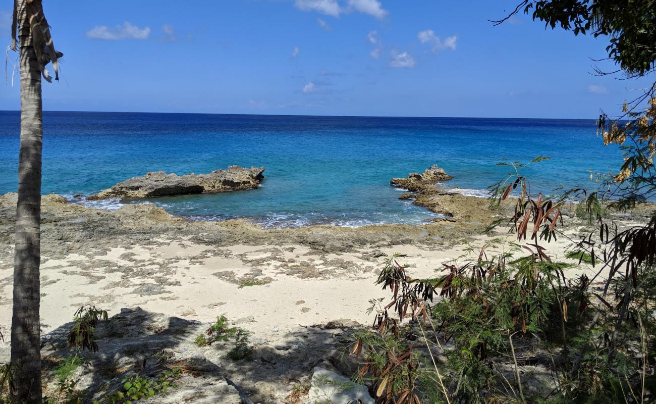Photo de Monks Bath beach avec terrain rocheux de surface
