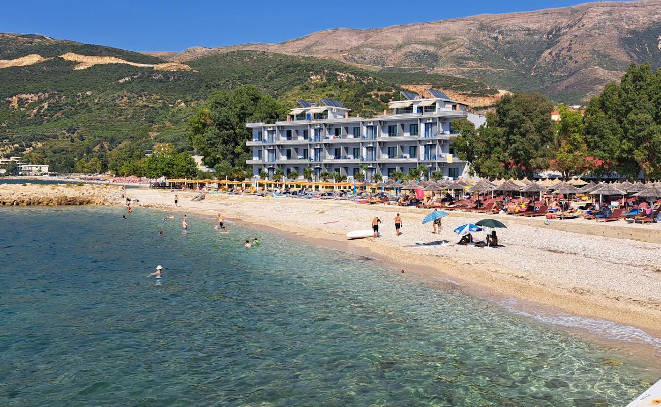 Photo de Cekodhima Beach avec galets beige de surface