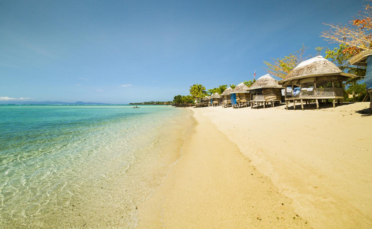 Photo de Lano Beach avec sable beige de surface