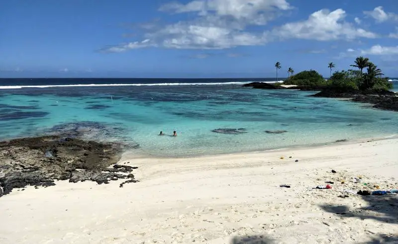 Photo de Plage de Matareva avec sable fin blanc de surface