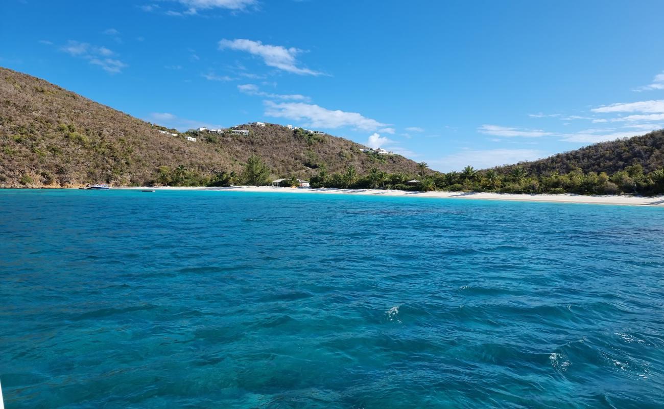 Photo de White beach avec sable beige de surface