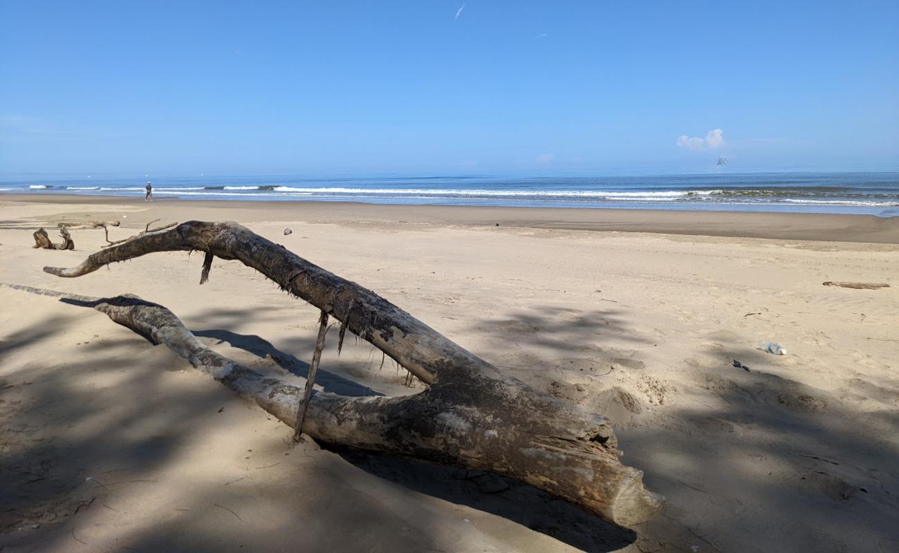 Photo de Seri Kenangan Beach avec sable beige de surface