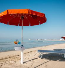 "Lido Leucasia Golden Beach" STABILIMENTO balneare Torre Lapillo con OMBRELLONI e LETTINI nella spiaggia più bella d'Italia