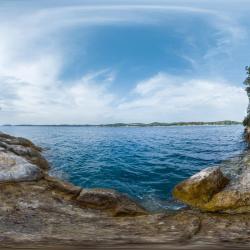 Photo de Knez beach situé dans une zone naturelle