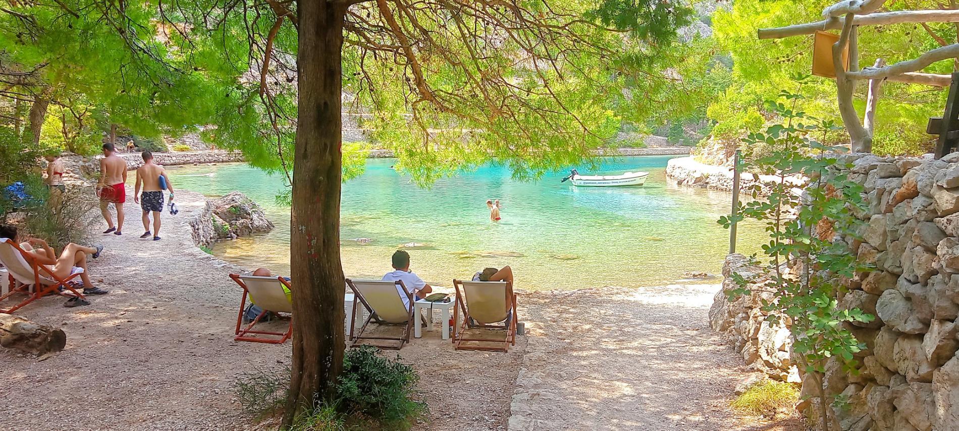 Photo de Uvala Zavratnica - recommandé pour les voyageurs en famille avec des enfants
