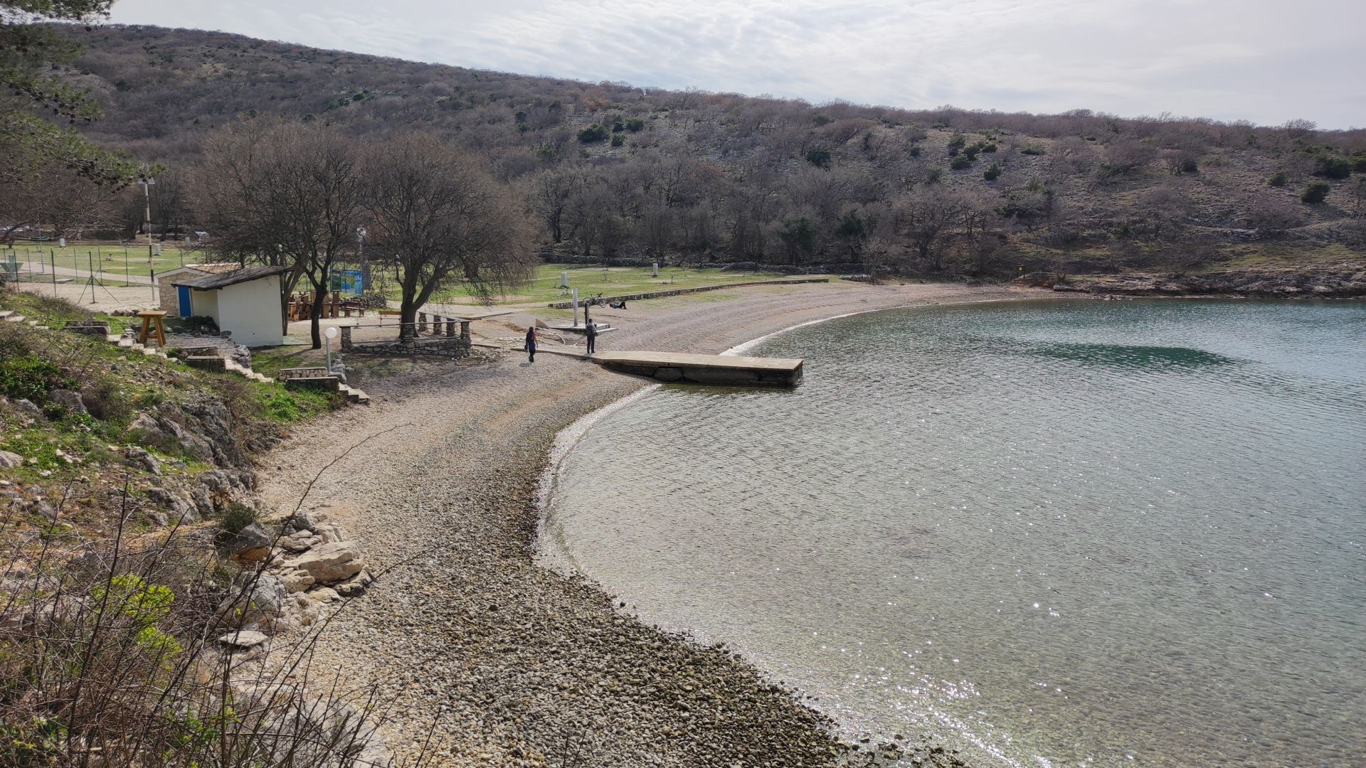Photo de Konobe beach avec petite baie