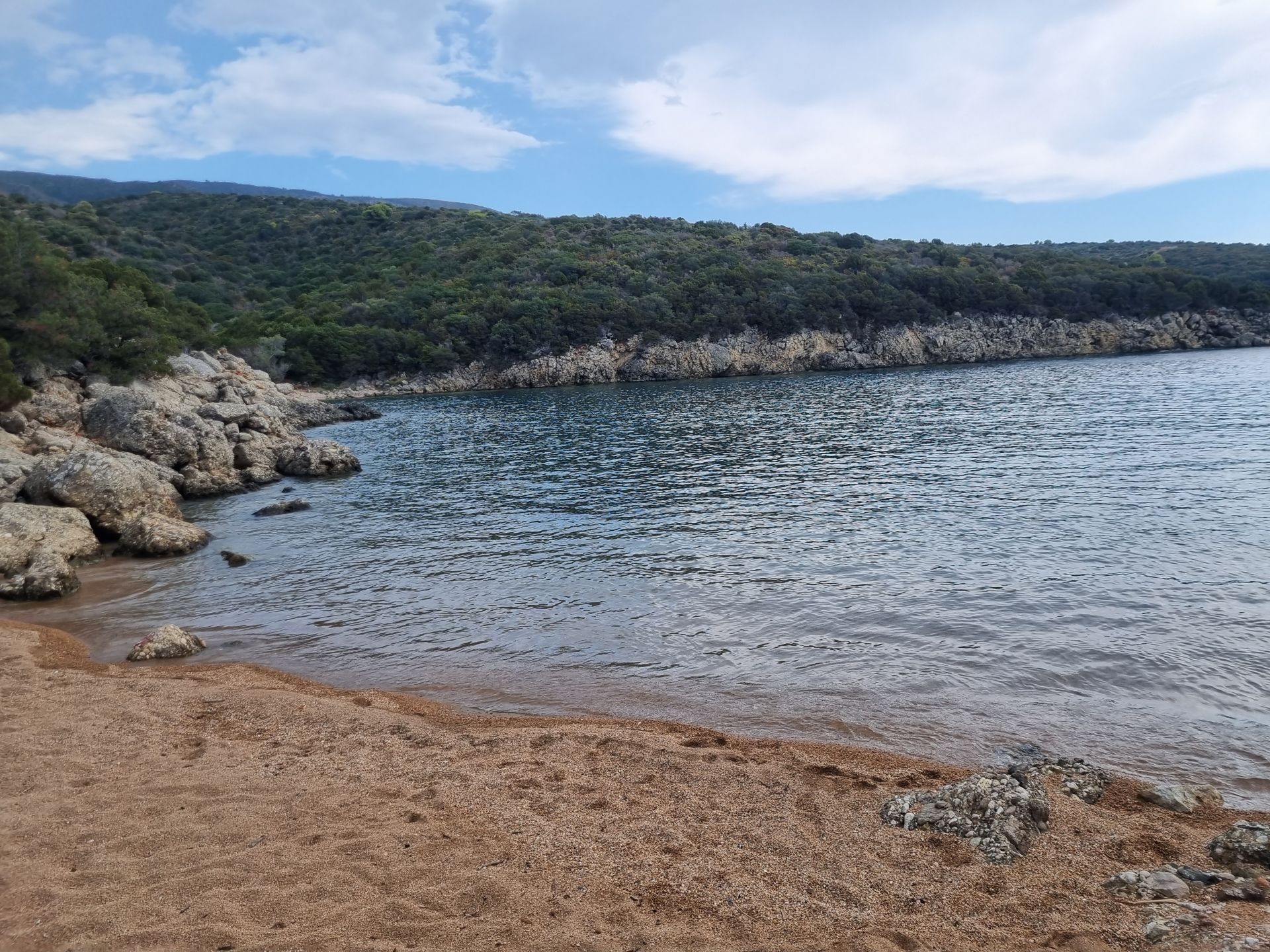 Photo de Marathi III beach - endroit populaire parmi les connaisseurs de la détente