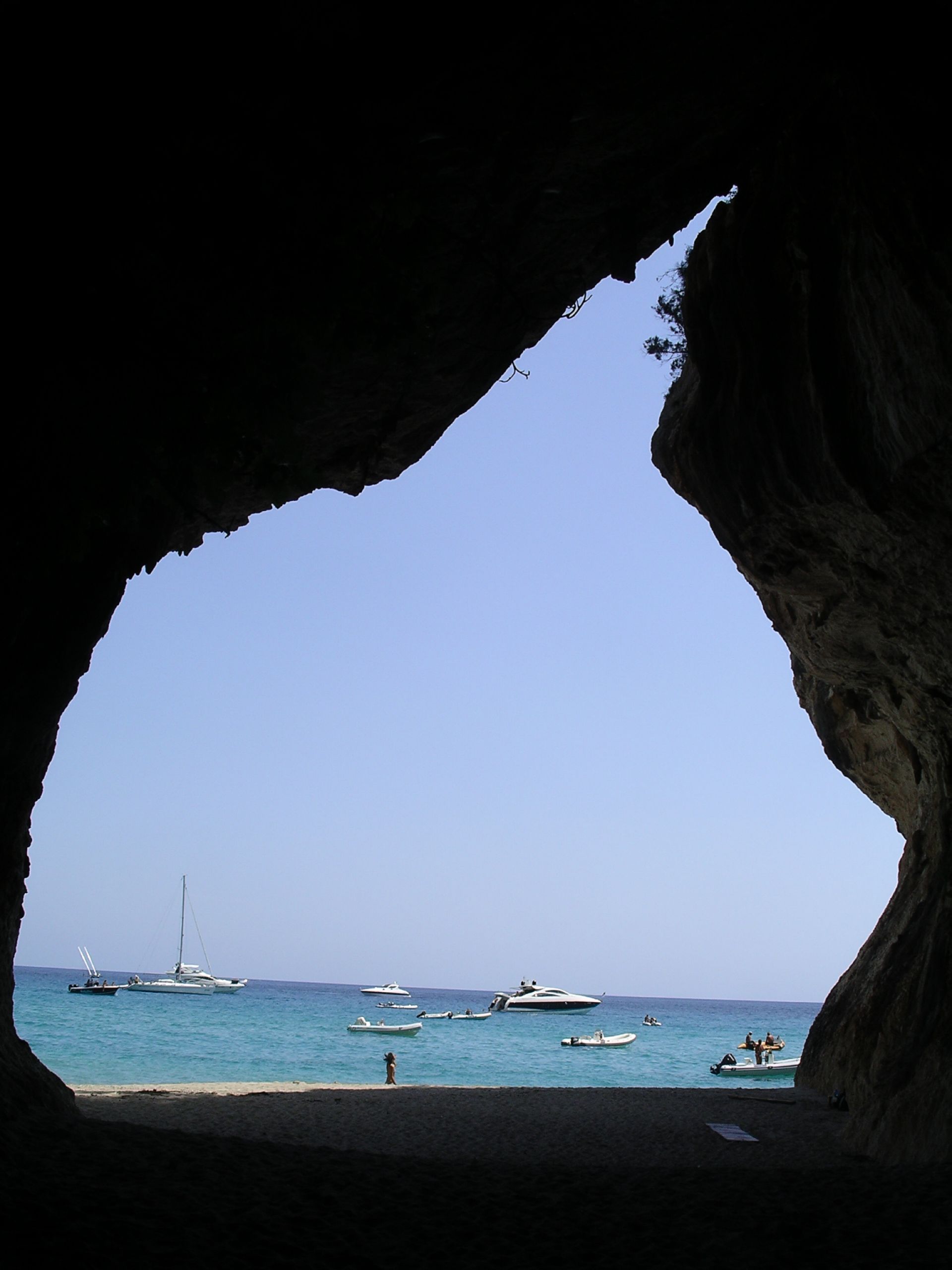Photo de Cala Luna protégé par des falaises