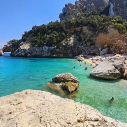 Photo de Cala Goloritze avec petite baie