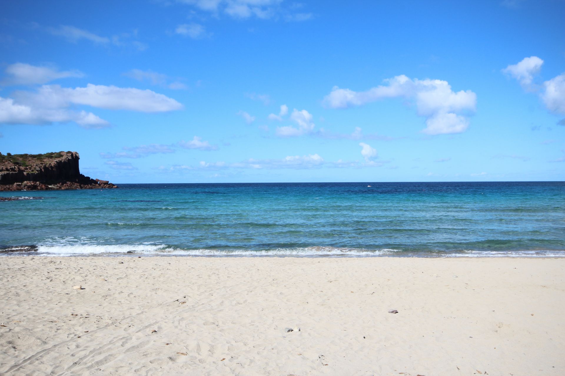 Photo de Spiaggia La Caletta - recommandé pour les voyageurs en famille avec des enfants