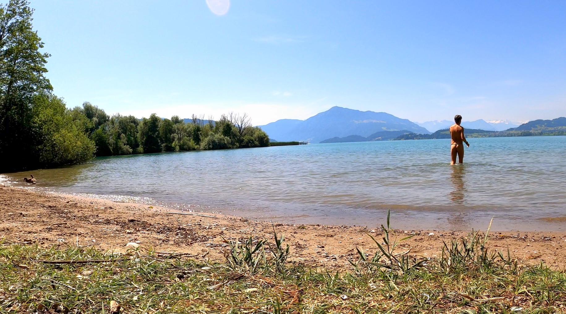 Photo de Choller Zug nudist Beach - endroit populaire parmi les connaisseurs de la détente