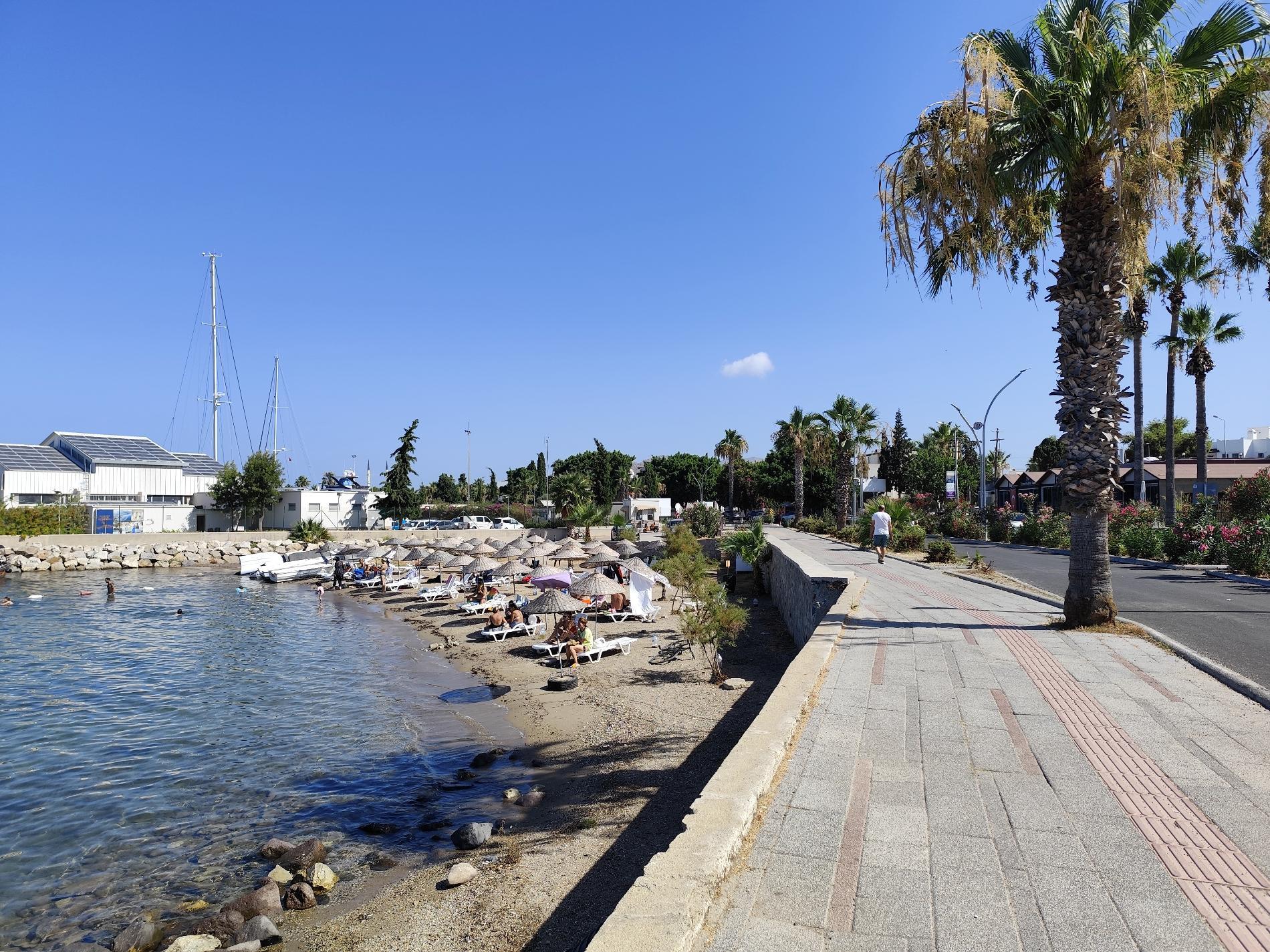 Photo de Turgutreis beach avec petite baie