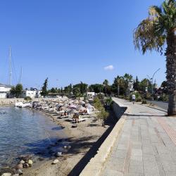 Photo de Turgutreis beach avec petite baie