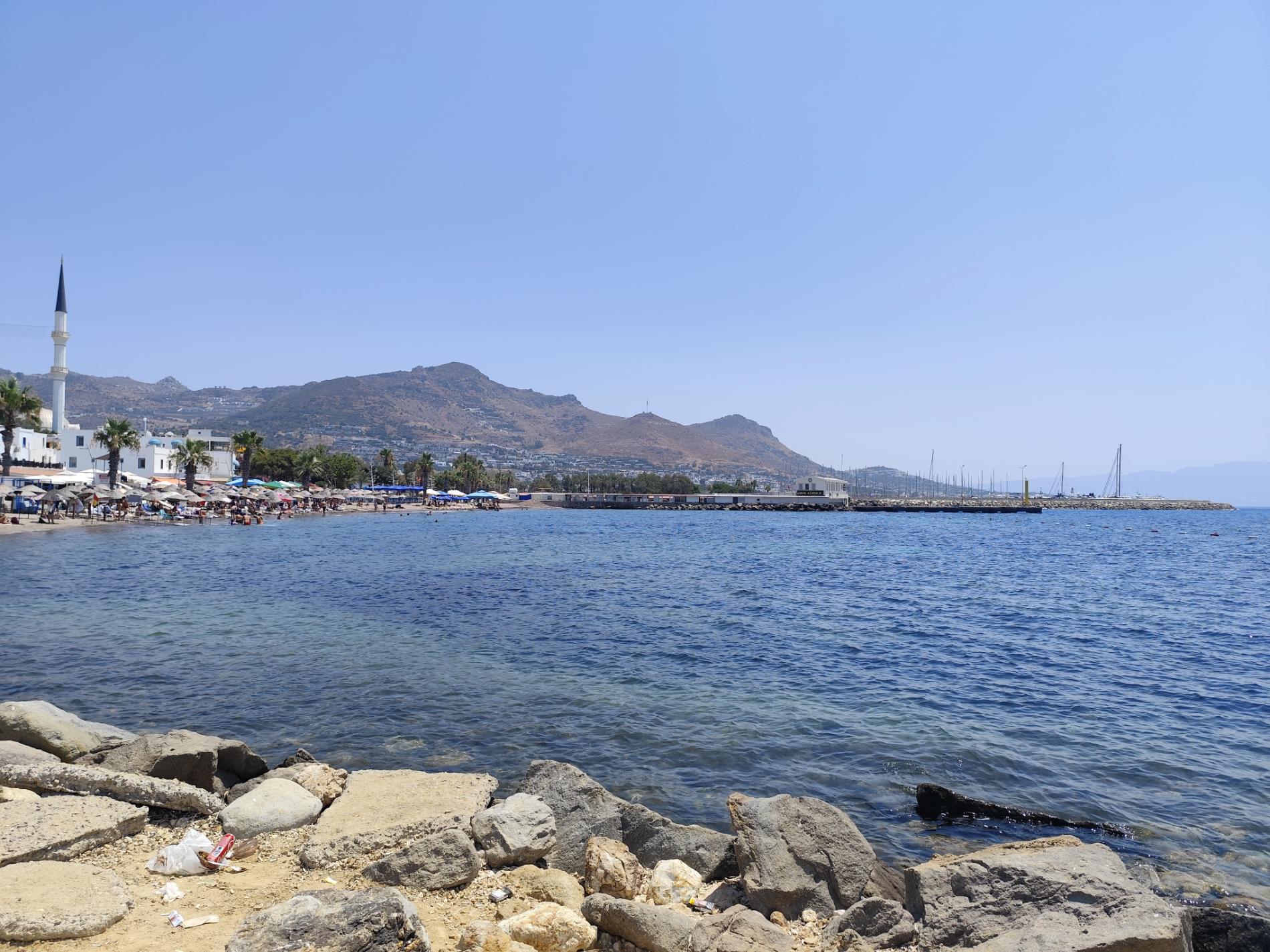 Photo de Ayvan beach zone des équipements