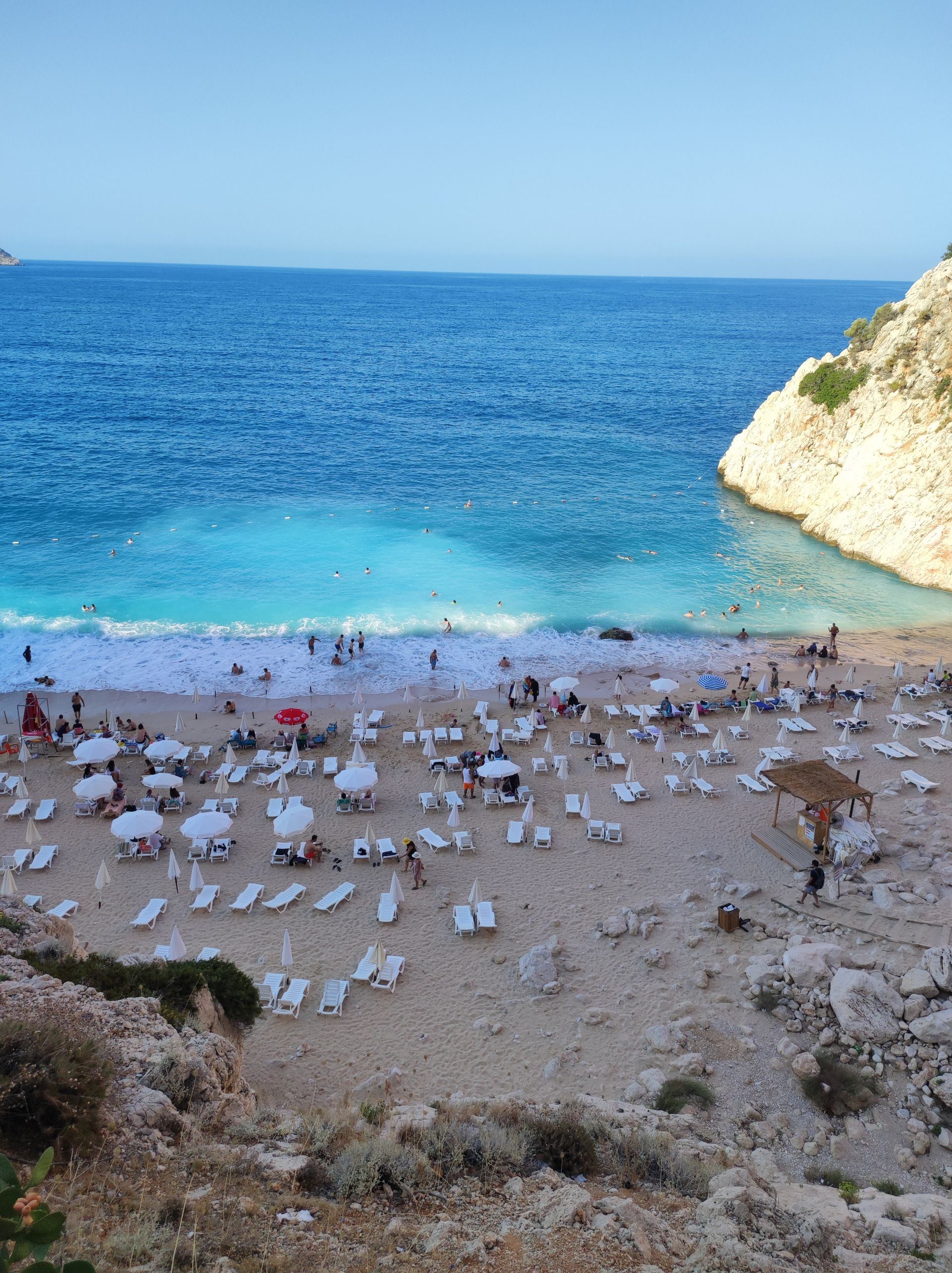 Photo de Kaputaş Beach avec petite baie