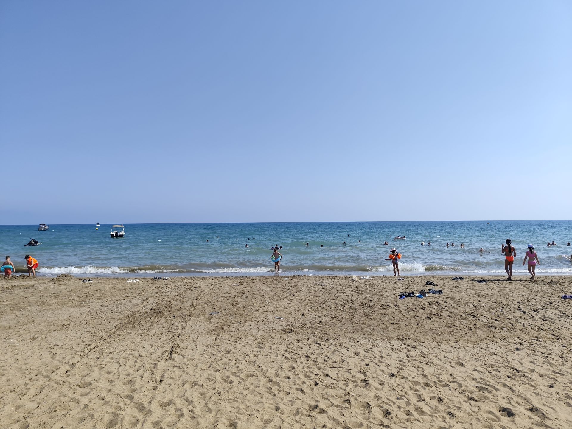 Photo de Kadriye Public Beach - endroit populaire parmi les connaisseurs de la détente