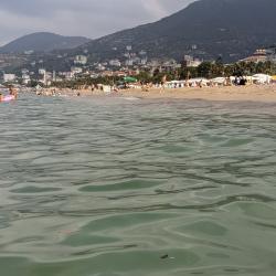 Photo de Plage de Cléopâtre protégé par des falaises